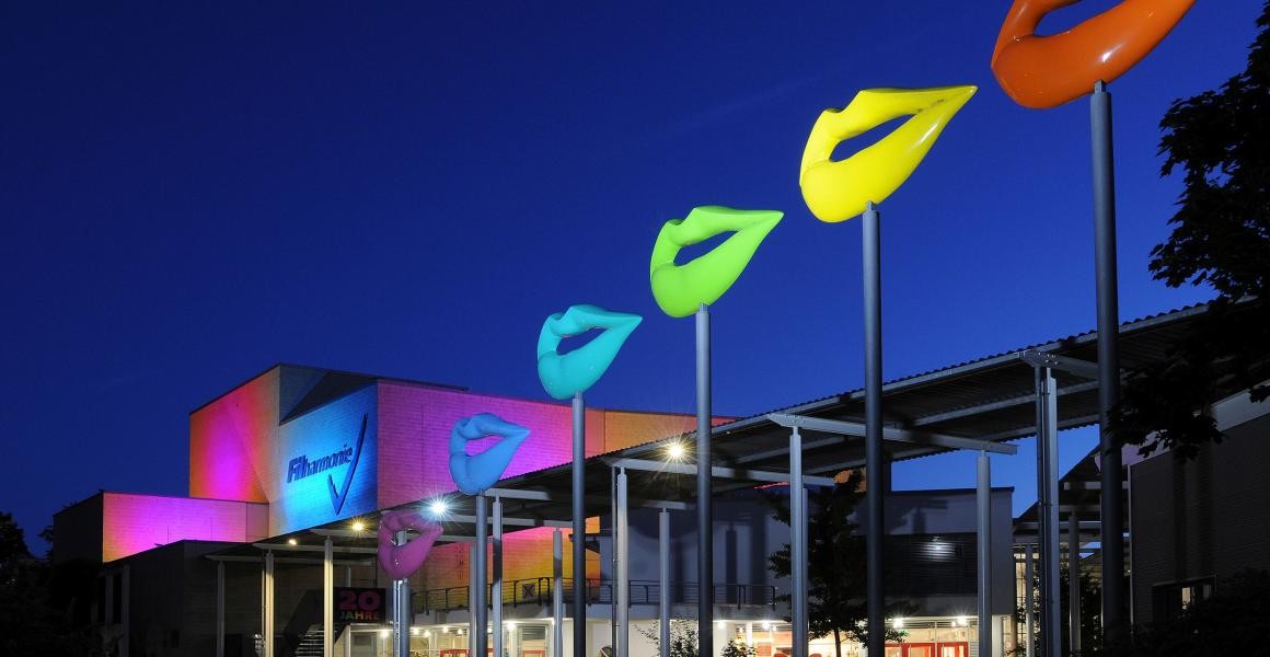 FILharmonie bei Nacht