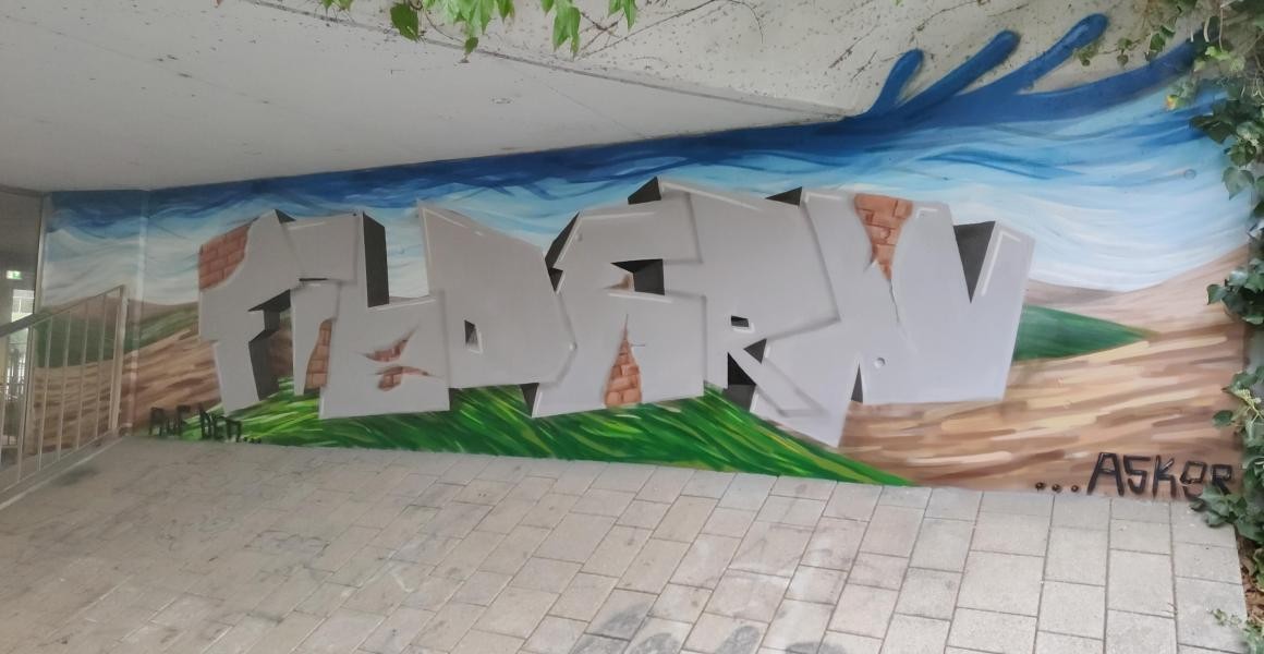 Grafitti am S-Bahn-Abgang