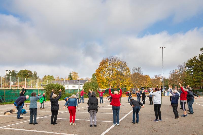 Senioren machen auf dem FestplatzSport