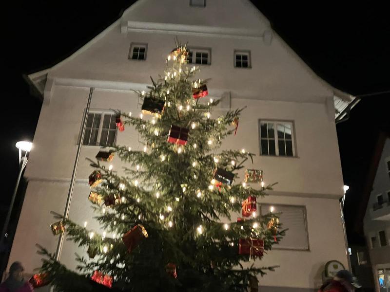 Weihnachtsbaum auf dem Rahausplatz