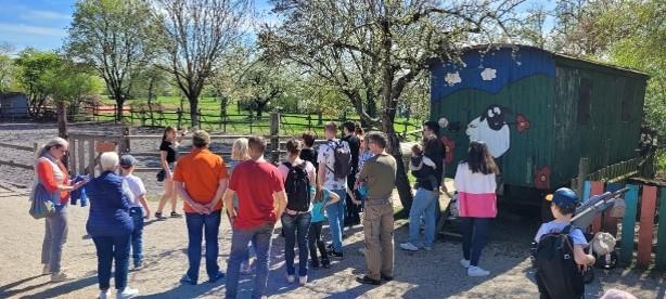 Kinder auf der Jugendfarm