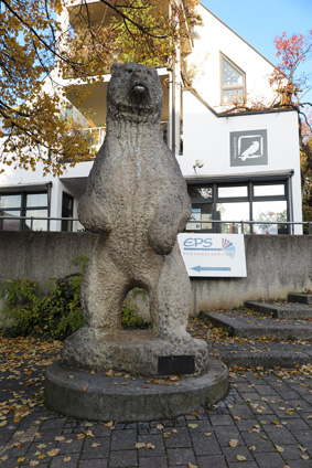 Skulptur Bär in der Fußgängerzone Bernhausen