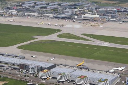 Flughafen Stuttgart Luftbild auf den Flughafen Stuttgart