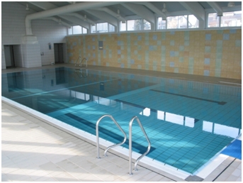 Becken im Hallenbad Harthausen