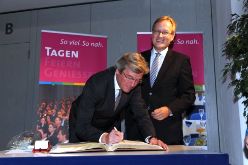 Eintragung ins Goldene Buch der Stadt Filderstadt