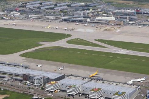 Luftbild auf den Flughafen Stuttgart